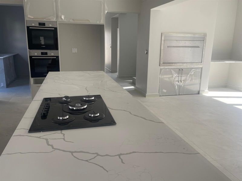 Luxury 4 En-Suite Home with Pyjama Lounge in Sandown,Blouberg - Photo 2