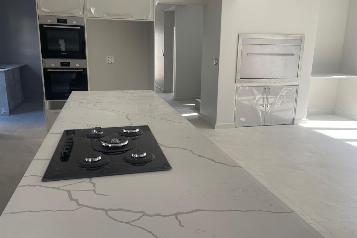 Luxury 4 En-Suite Home with Pyjama Lounge in Sandown,Blouberg - Photo 2