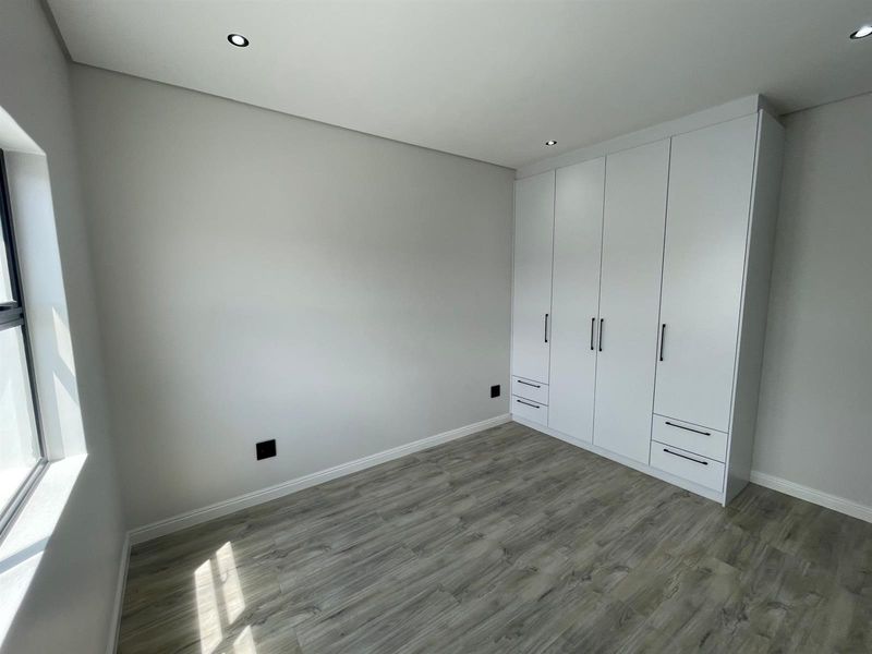 4 Bedroomed Beauty! - Photo 6