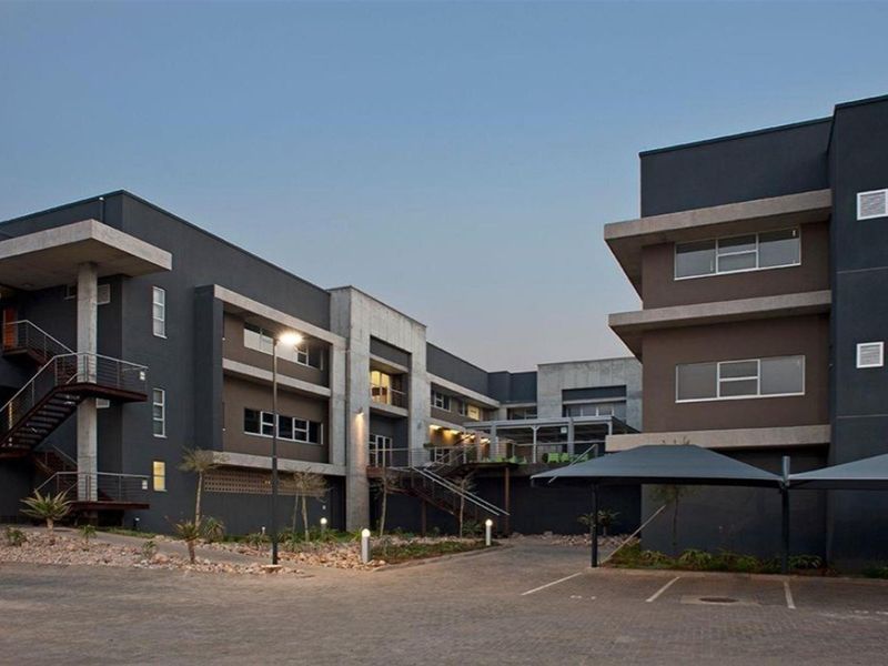 Morden Commercial Property For Sale in Longmeadow, Johannesburg - Photo 3
