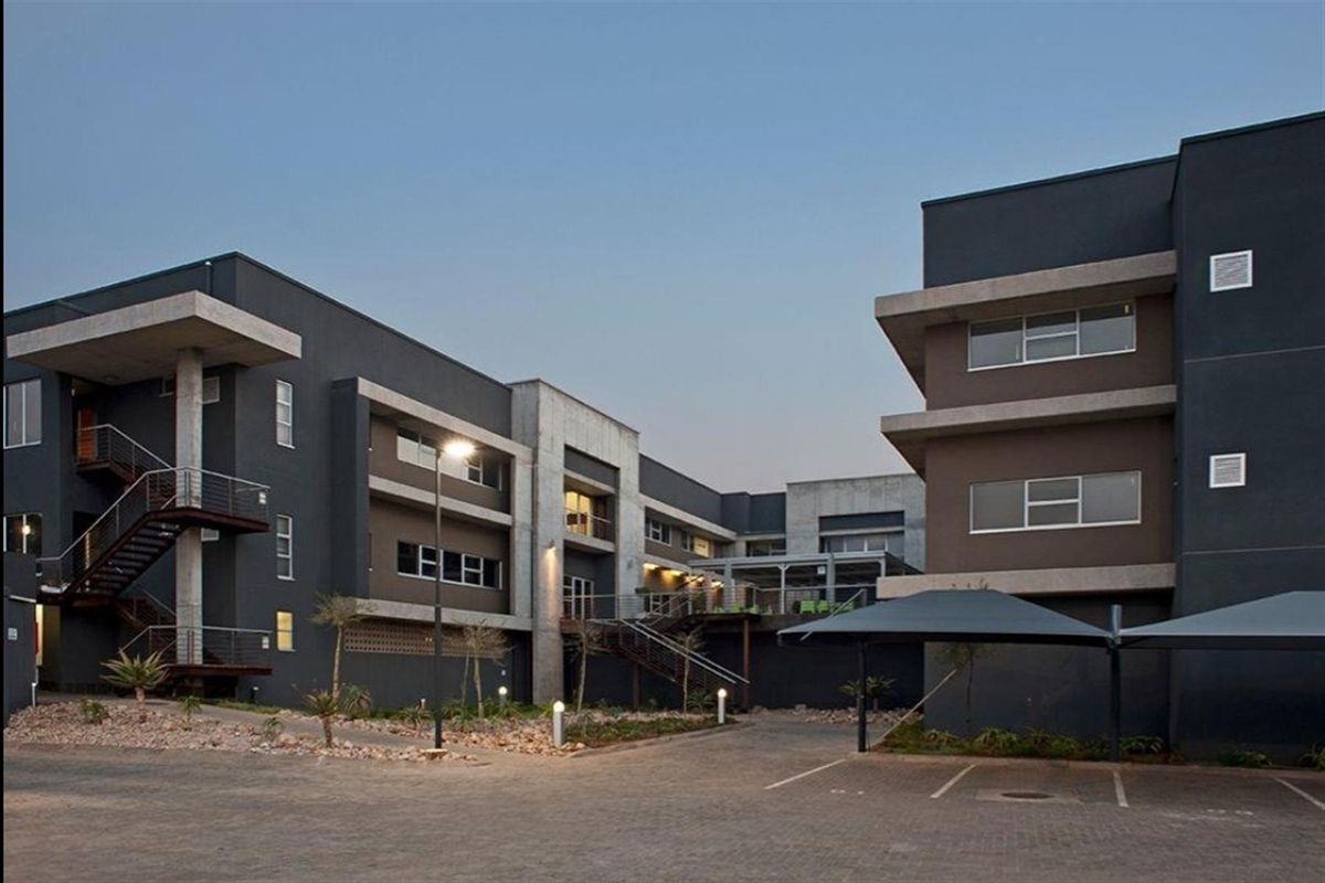 Morden Commercial Property For Sale in Longmeadow, Johannesburg - Photo 3