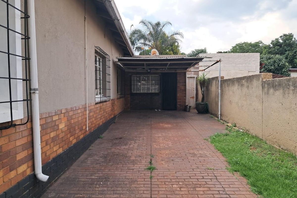 House For Sale in Malvern East, Germiston - Photo 4