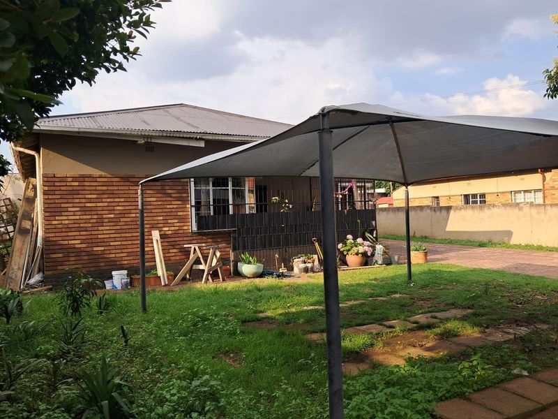 House For Sale in Malvern East, Germiston - Photo 2