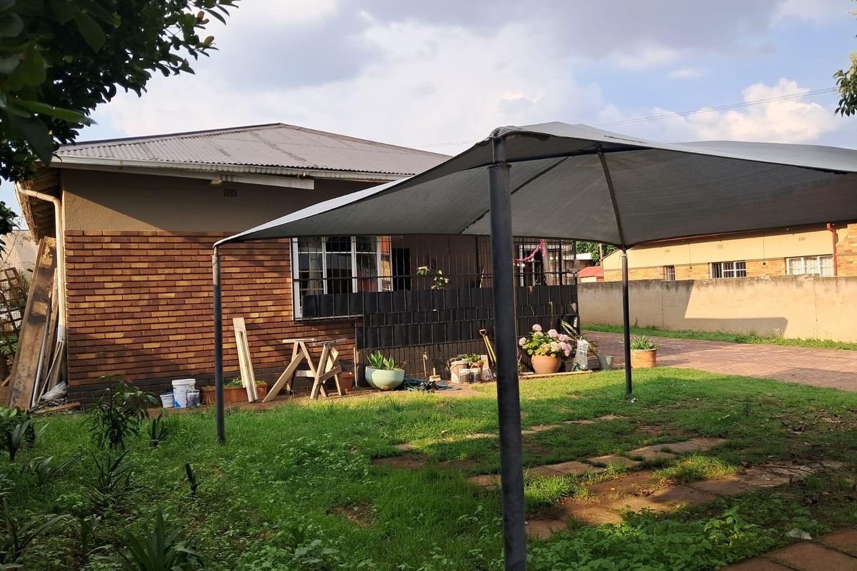 House For Sale in Malvern East, Germiston - Photo 2