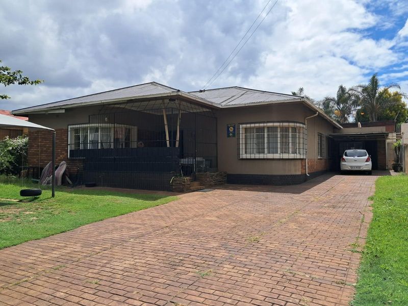 House For Sale in Malvern East, Germiston - Photo 1