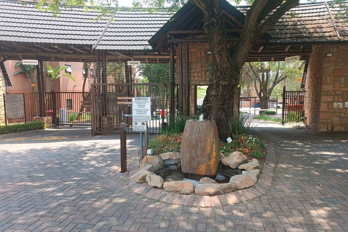 Garden Unit for Sale Magaliessig, Sandton - Photo 2