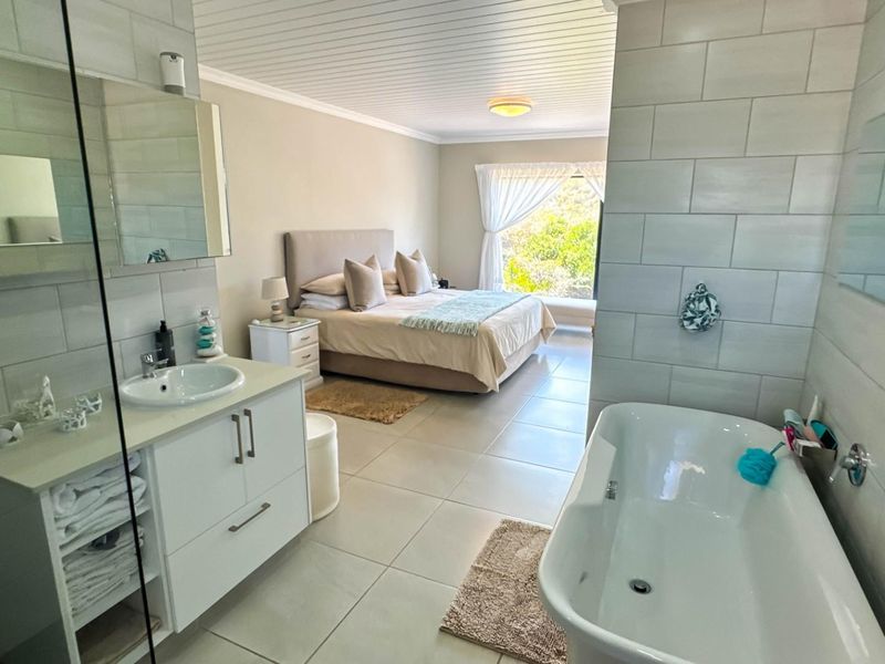 Refined Single-Level Duet with Gorge Views in Dana Bay - Photo 9