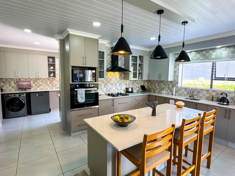 Refined Single-Level Duet with Gorge Views in Dana Bay - Photo 4