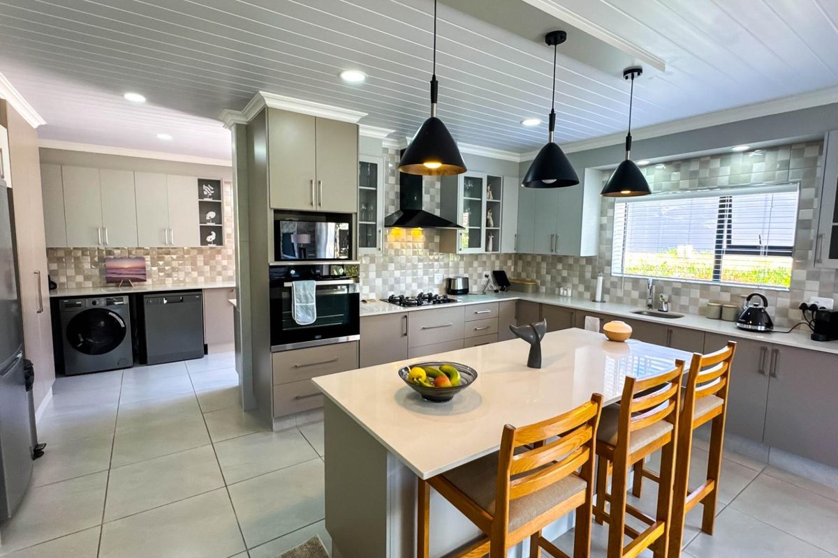 Refined Single-Level Duet with Gorge Views in Dana Bay - Photo 4