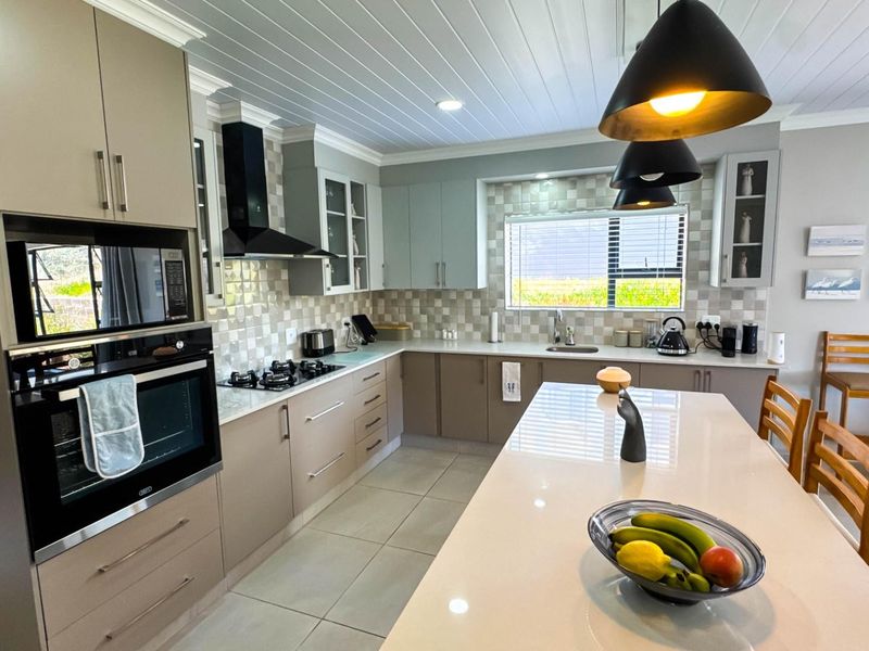 Refined Single-Level Duet with Gorge Views in Dana Bay - Photo 3