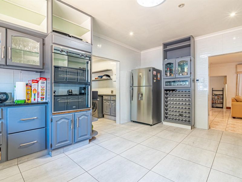 VIEWING BY APPOINTMENT 12.00pm - 14.00pm Sunday 8th March 2026 - Photo 7