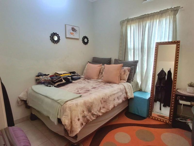 Secure 2-Bedroom Home in Olive Tree Estate, South Hills - Photo 8