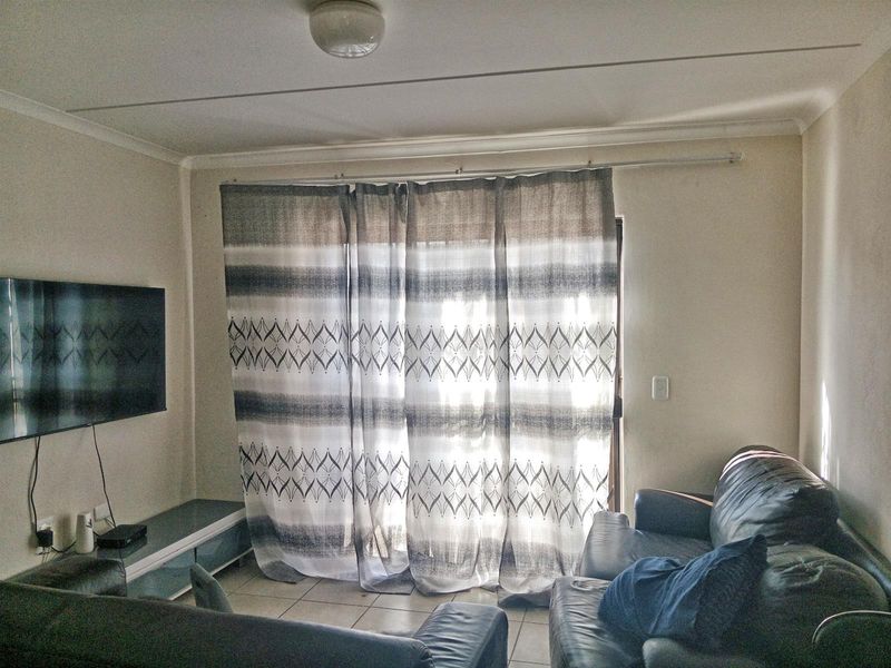 GROUND FLOOR APARTMENT TO RENT IN PRINCETON PARK PHASE 4, CHANTELLE - Photo 6