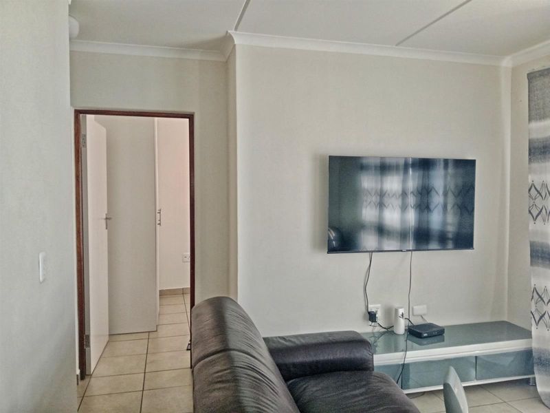 GROUND FLOOR APARTMENT TO RENT IN PRINCETON PARK PHASE 4, CHANTELLE - Photo 7