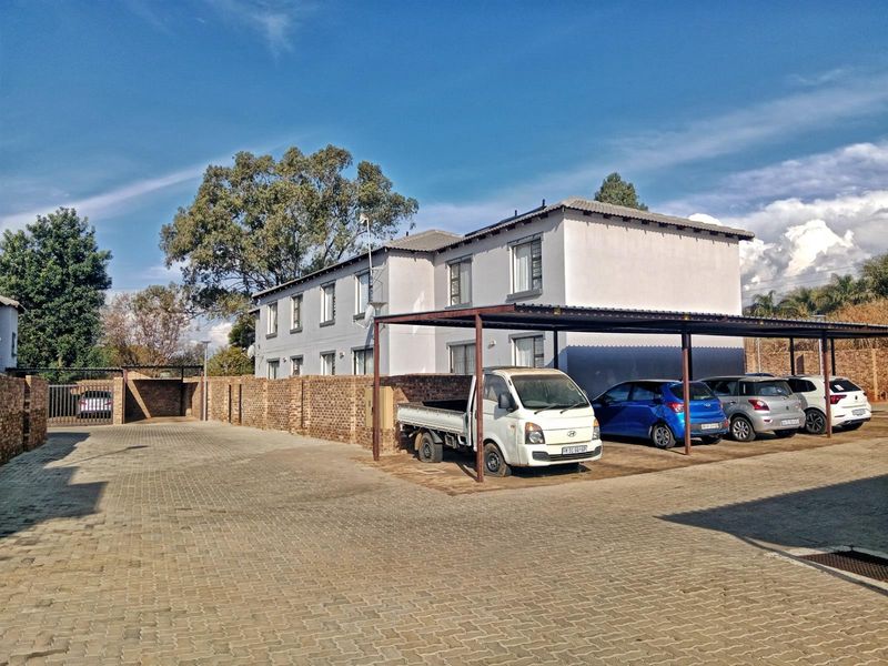 GROUND FLOOR APARTMENT TO RENT IN PRINCETON PARK PHASE 4, CHANTELLE - Photo 2