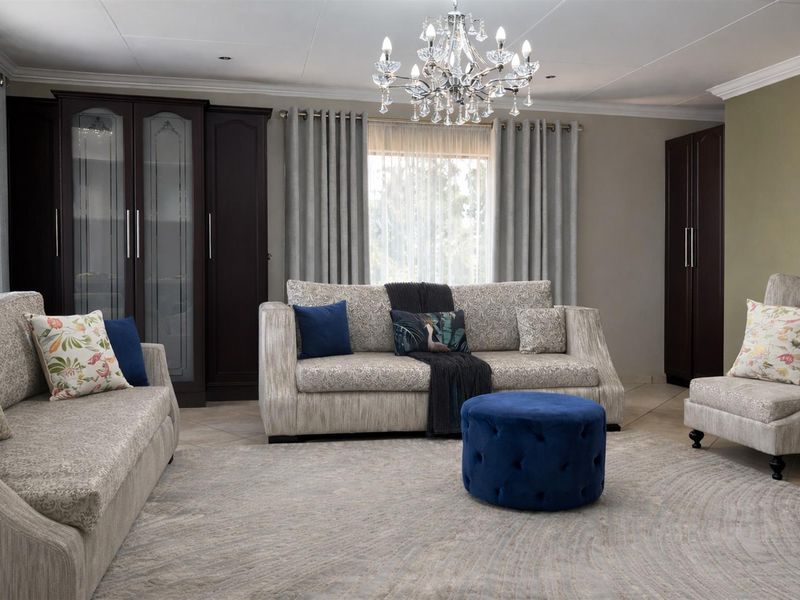 Elegant Family Home with Space, Style and Endless Potential in Meyersdal - Photo 10