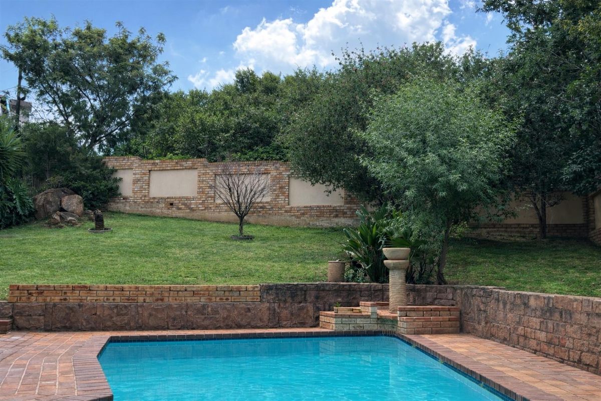 Elegant Family Home with Space, Style and Endless Potential in Meyersdal - Photo 2