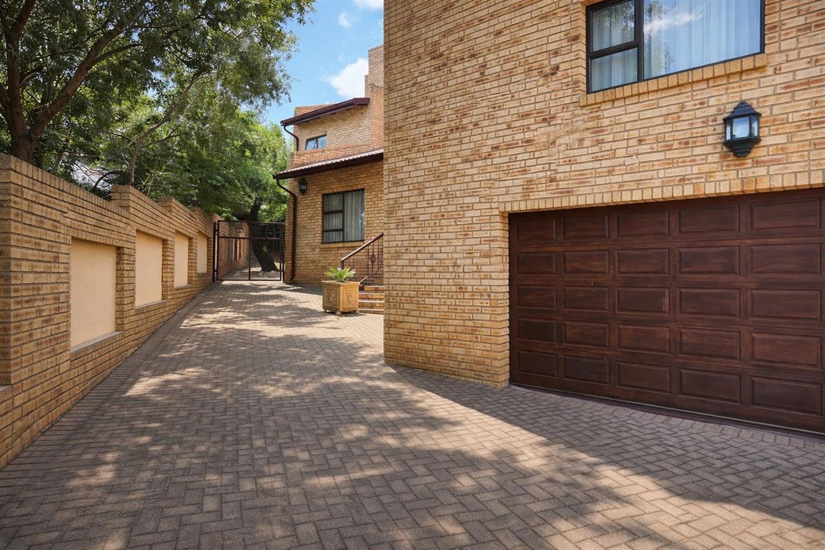 Elegant Family Home with Space, Style and Endless Potential in Meyersdal - Photo 4