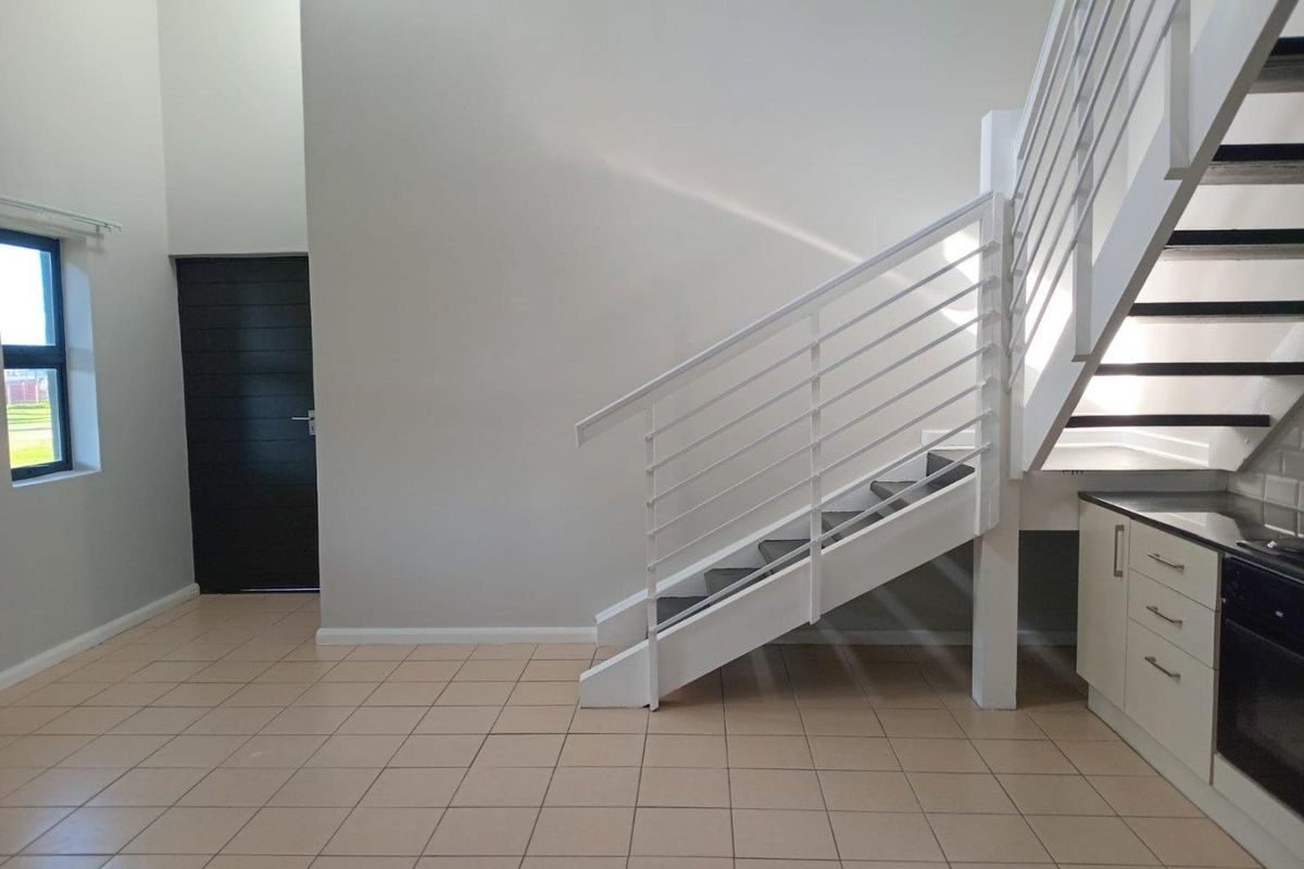 Double story Townhouse - Parsons Vlei - Photo 3