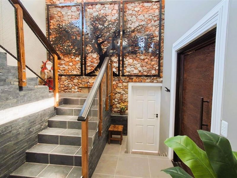 Luxury Coastal Living with Panoramic Ocean Views - Modern 3-En-Suite Home in Blue Waters Estate - Photo 4