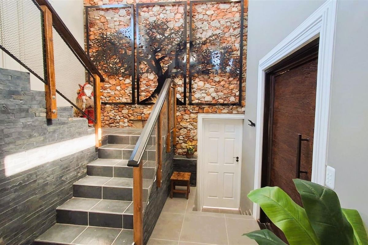 Luxury Coastal Living with Panoramic Ocean Views - Modern 3-En-Suite Home in Blue Waters Estate - Photo 4