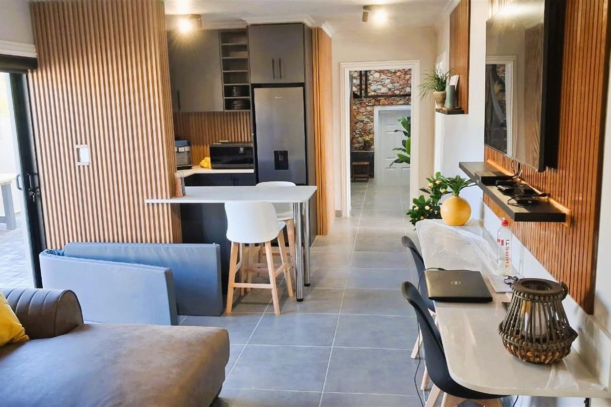 Luxury Coastal Living with Panoramic Ocean Views - Modern 3-En-Suite Home in Blue Waters Estate - Photo 5