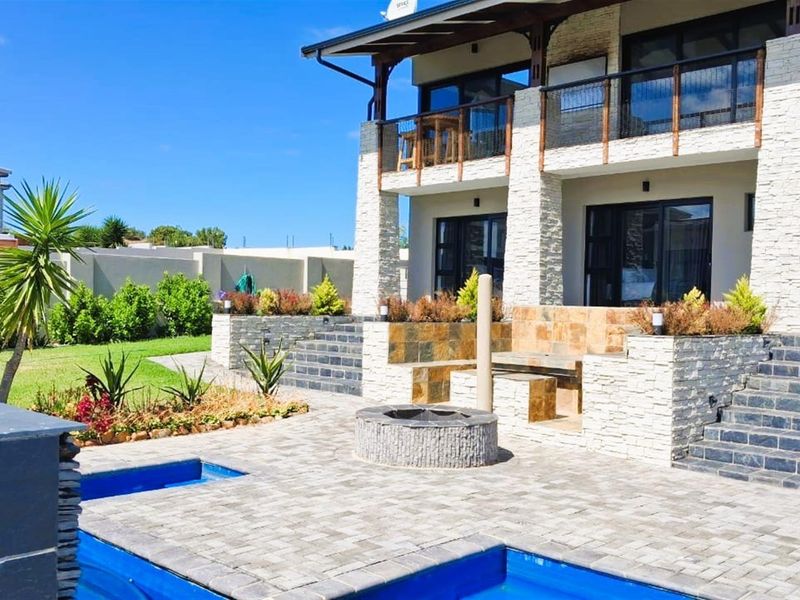 Luxury Coastal Living with Panoramic Ocean Views - Modern 3-En-Suite Home in Blue Waters Estate - Photo 2