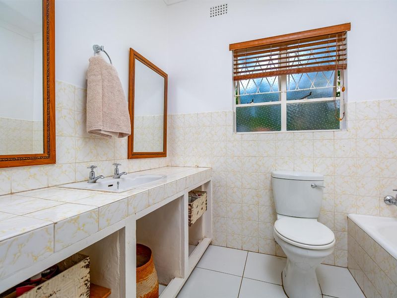 Exceptional 4-bedroom family home with dual income potential - Photo 8