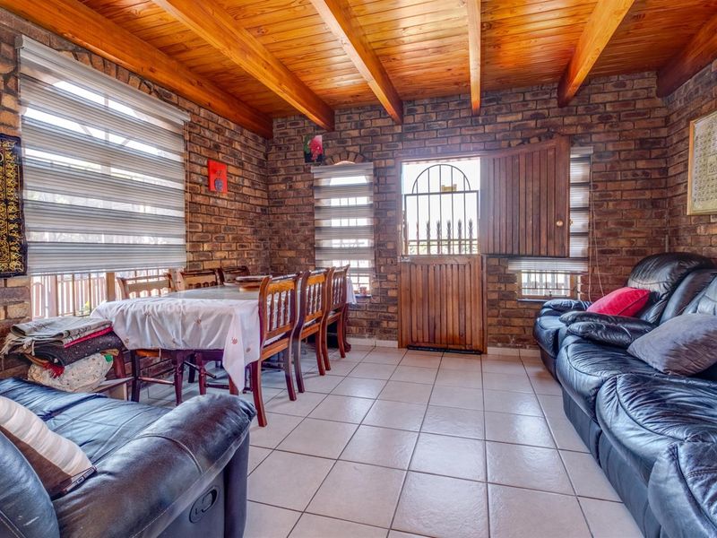 House For Sale in Newlands, Johannesburg - Photo 5