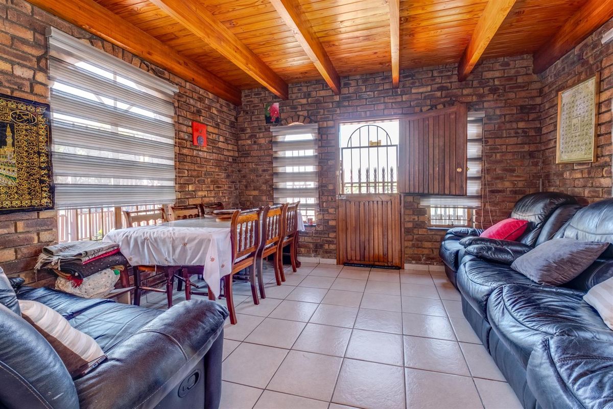 House For Sale in Newlands, Johannesburg - Photo 5