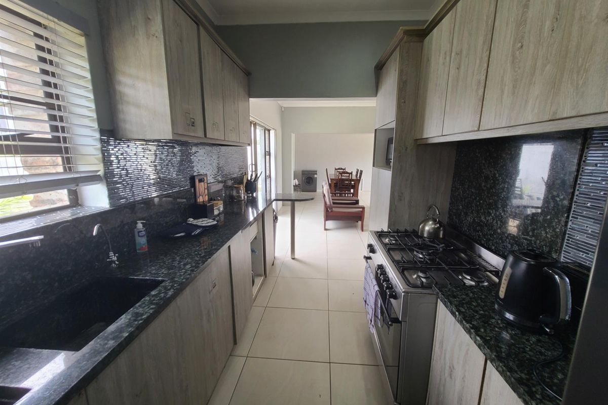 Perfect vacation home close to the beach - Photo 3