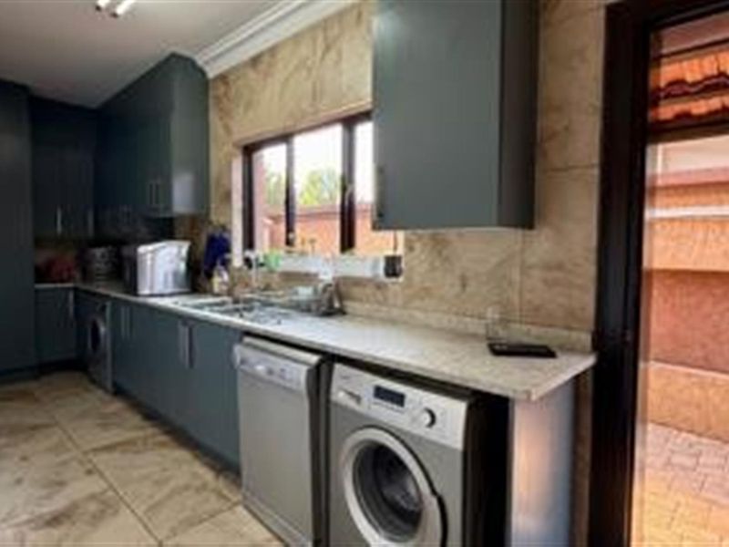 House For Sale in Emfuleni Golf Estate, Vanderbijlpark - Photo 9
