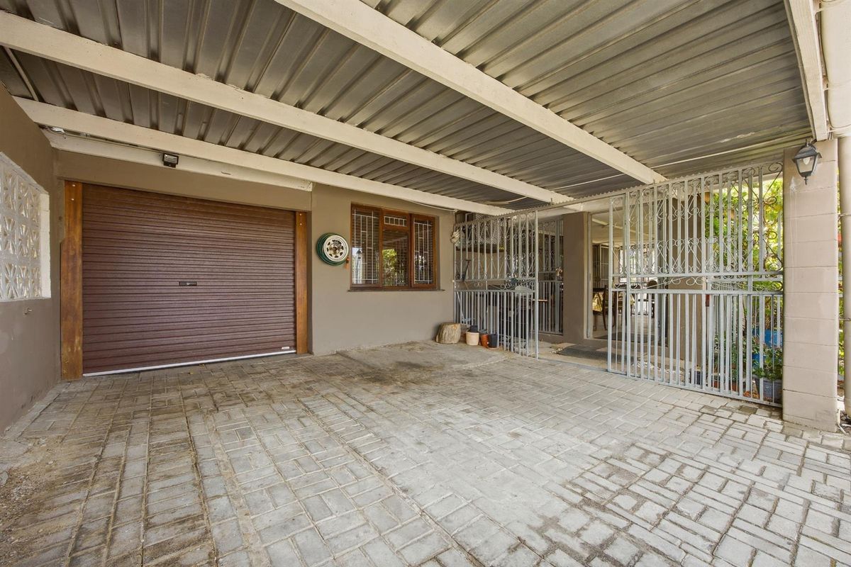 Gem with Great Potential in Northern Paarl - Photo 2