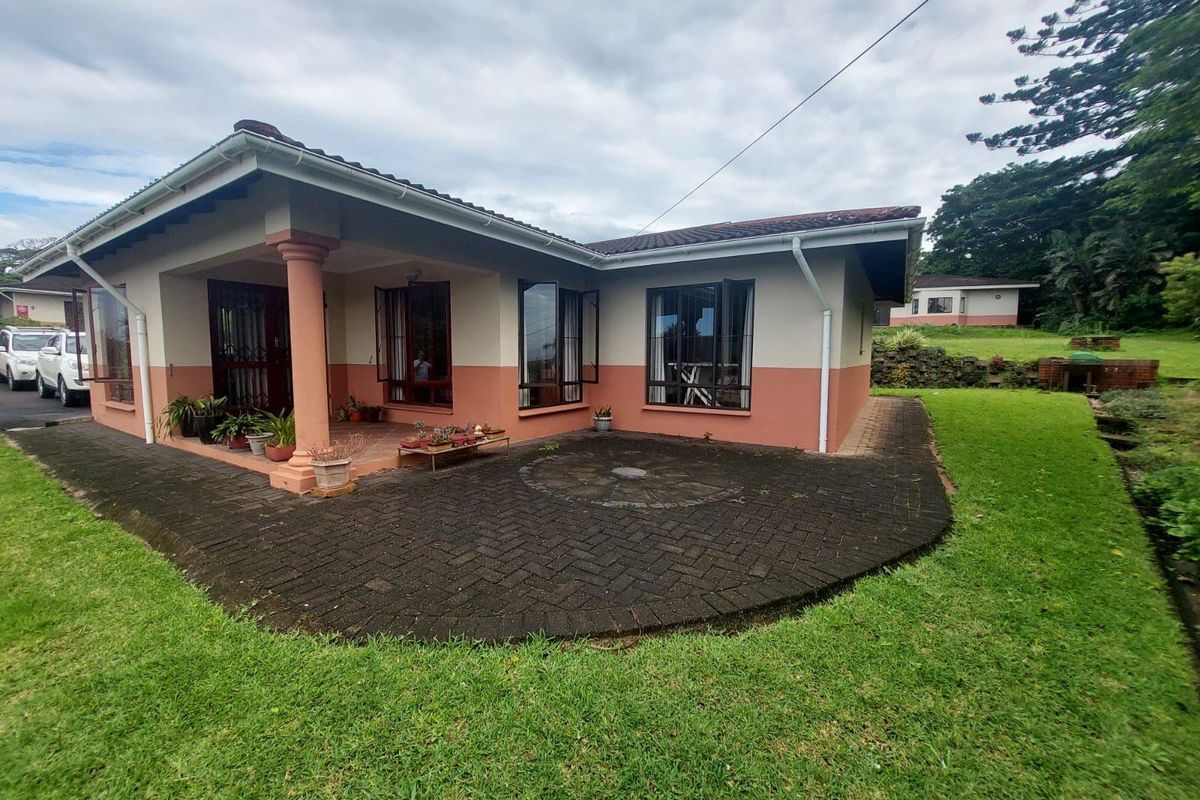House For Sale in Umtentweni, Port Shepstone, KwaZulu Natal - Photo 2