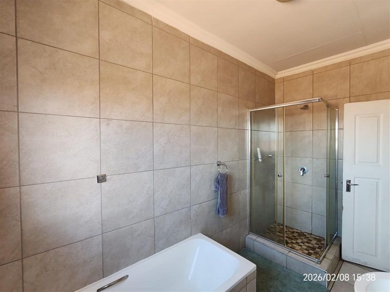 Stylish Double-Storey Home with Rooftop Entertainment - Photo 10