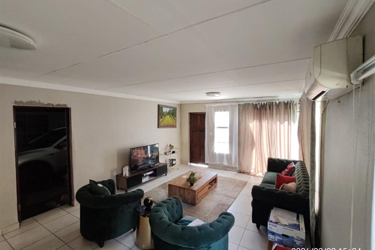 Stylish Double-Storey Home with Rooftop Entertainment - Photo 4