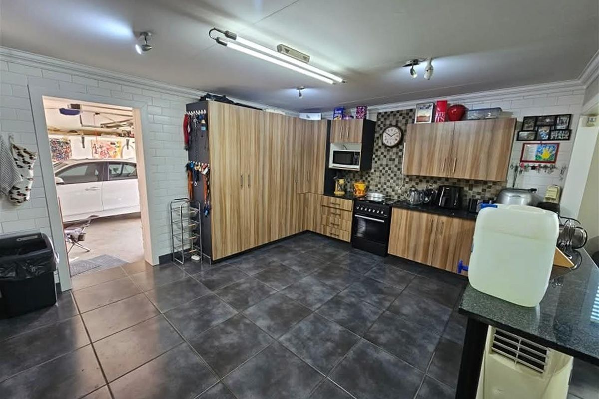 House For Sale in Shores of Loch Vaal Lochvaal Vanderbijlpark Gauteng - Photo 3