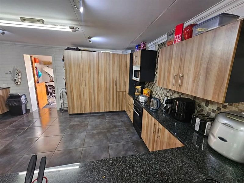 House For Sale in Shores of Loch Vaal Lochvaal Vanderbijlpark Gauteng - Photo 2