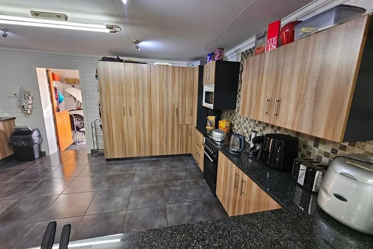 House For Sale in Shores of Loch Vaal Lochvaal Vanderbijlpark Gauteng - Photo 2