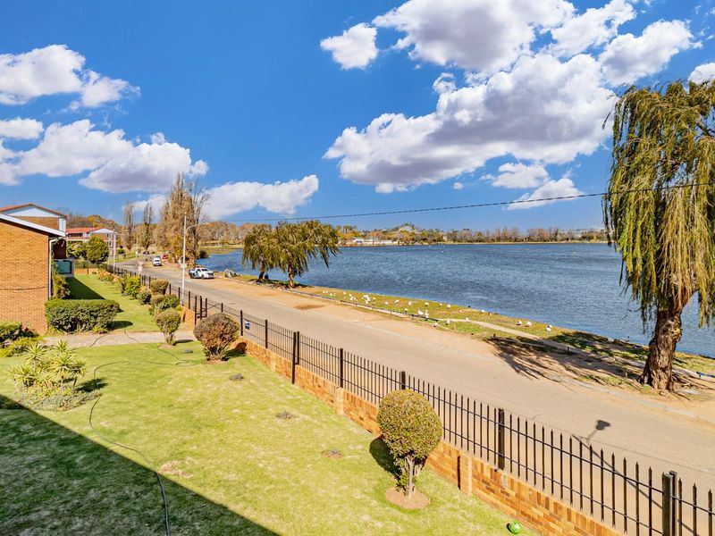 3 Beds 2.5 Baths Dbl Storey Patio Balcony on 147sqm Florida Lake View Direct EXCITING!! - Photo 5