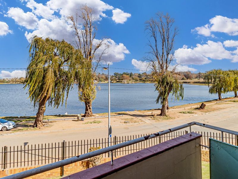 3 Beds 2.5 Baths Dbl Storey Patio Balcony on 147sqm Florida Lake View Direct EXCITING!! - Photo 4