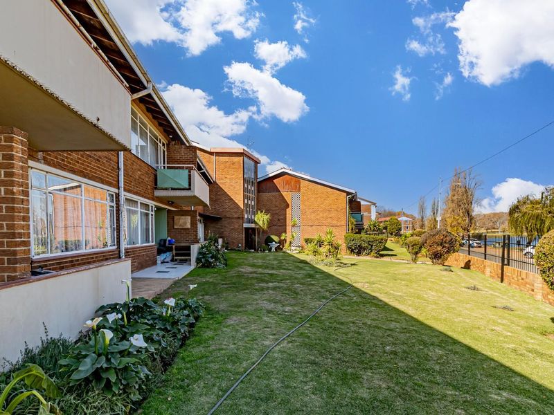 3 Beds 2.5 Baths Dbl Storey Patio Balcony on 147sqm Florida Lake View Direct EXCITING!! - Photo 9