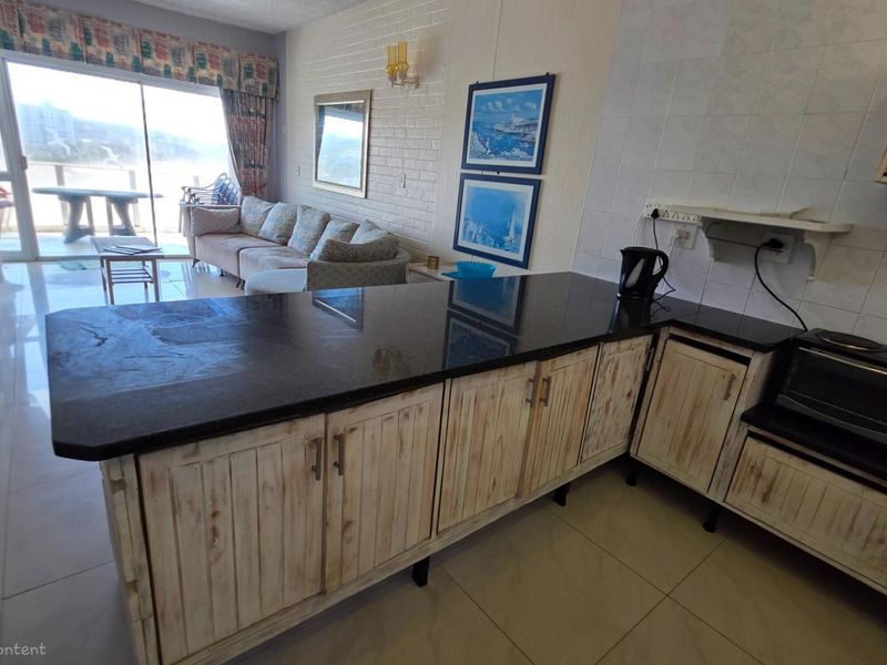 2 bedroom, 2 bathroom Beachfront Apartment For Sale in Margate, KwaZulu Natal - Photo 8