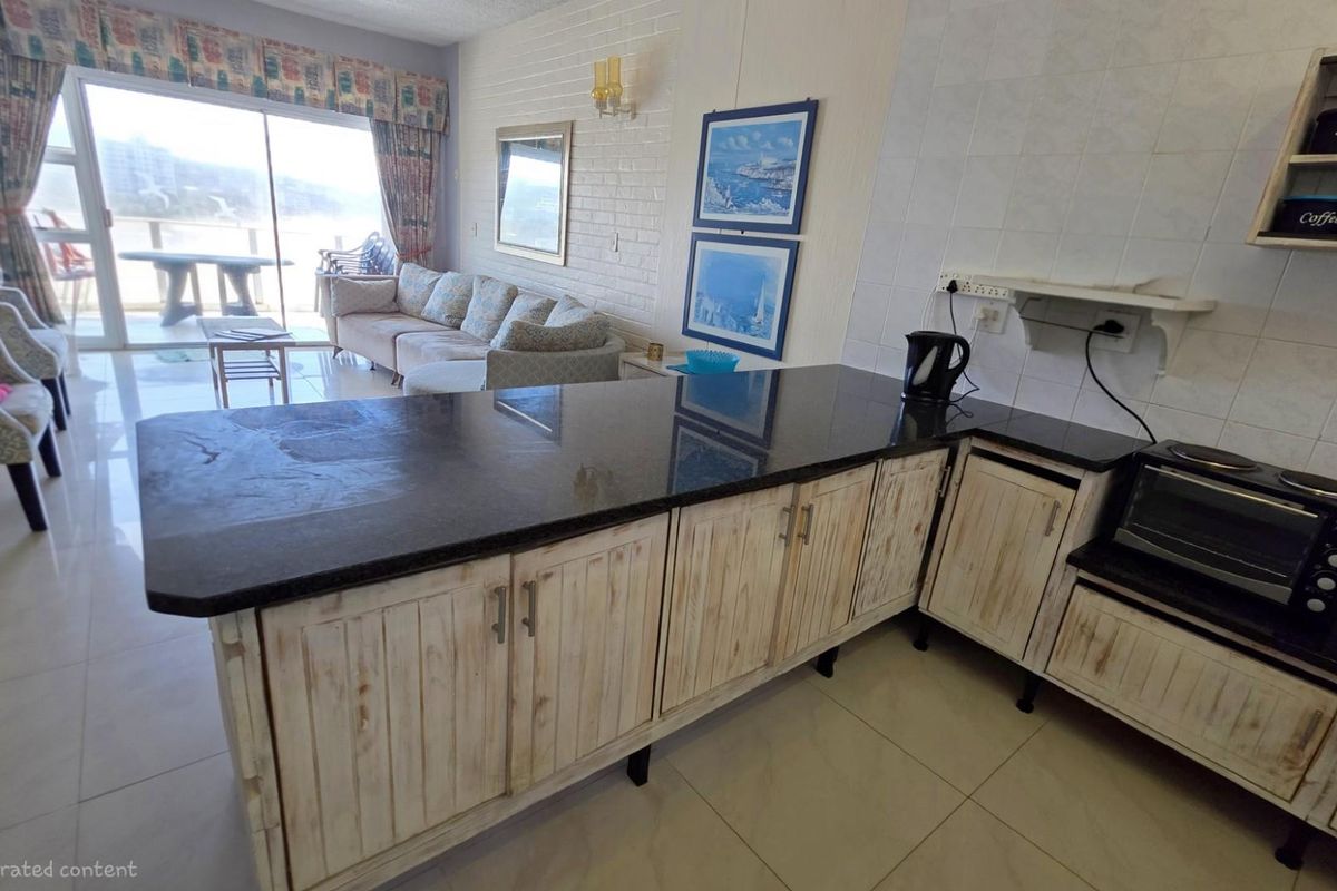 2 bedroom, 2 bathroom Beachfront Apartment For Sale in Margate, KwaZulu Natal - Photo 3