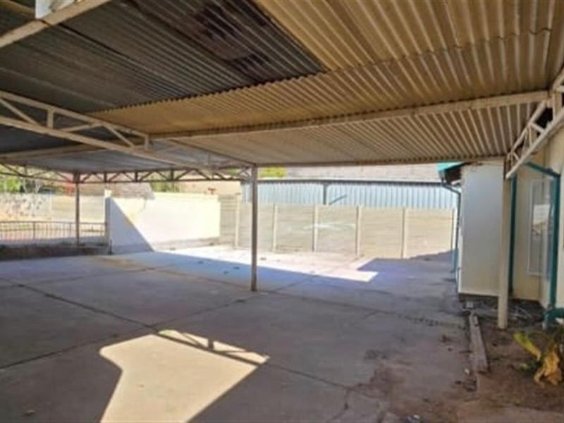 4 Bedroom House For Sale in Vaalpark, Sasolburg - Photo 5