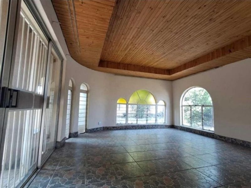 4 Bedroom House For Sale in Vaalpark, Sasolburg - Photo 10