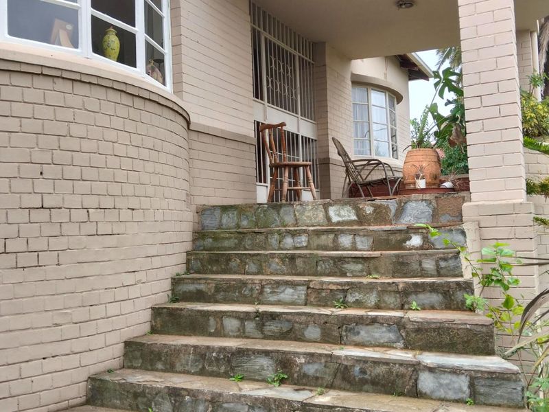 3 Beds 1 Bath on 1397sqm ideal Pet Friendly Home lots of trees plants nature is at your doorstep!! - Photo 7
