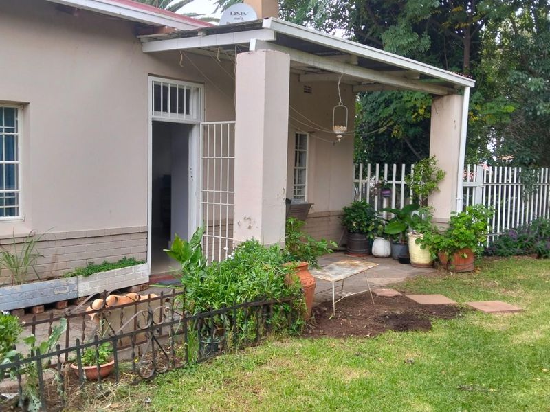 3 Beds 1 Bath on 1397sqm ideal Pet Friendly Home lots of trees plants nature is at your doorstep!! - Photo 4