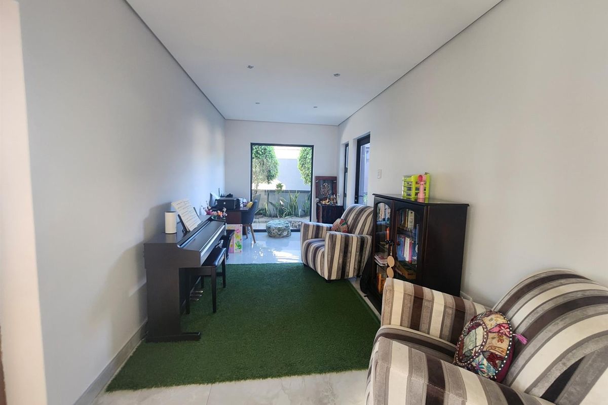 House For Sale in Mzingazi Golf Estate, Richards Bay, KwaZulu Natal - Photo 5