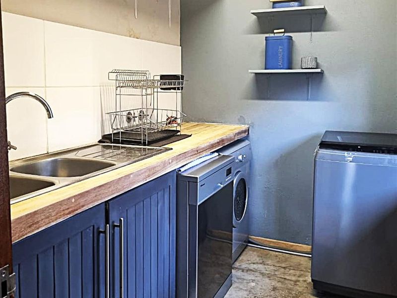 Light-Filled Modern Living in Golden Acres - Photo 10